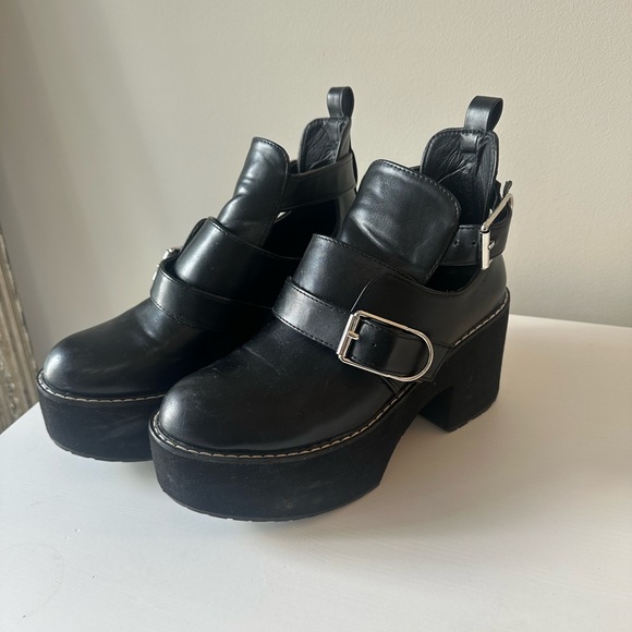 Black chunky platform biker boots with double buckle - Picture 3 of 7